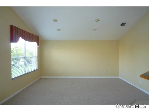 Photo of 962 Shaw