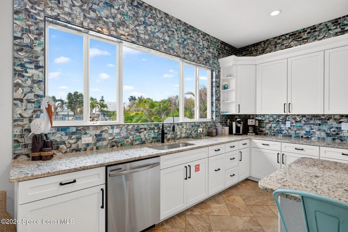 Photo of 318 Angelo Lane