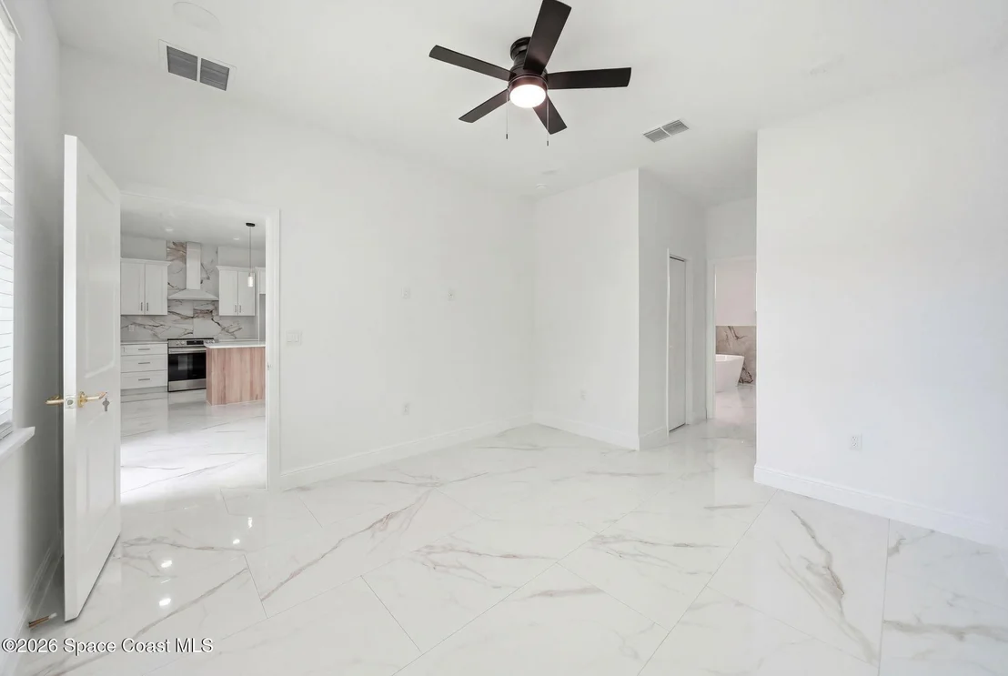 Photo of 2180 Cogan Drive SE