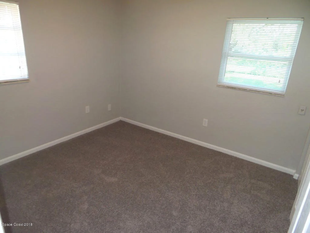 Photo of 1577 Queen Terrace