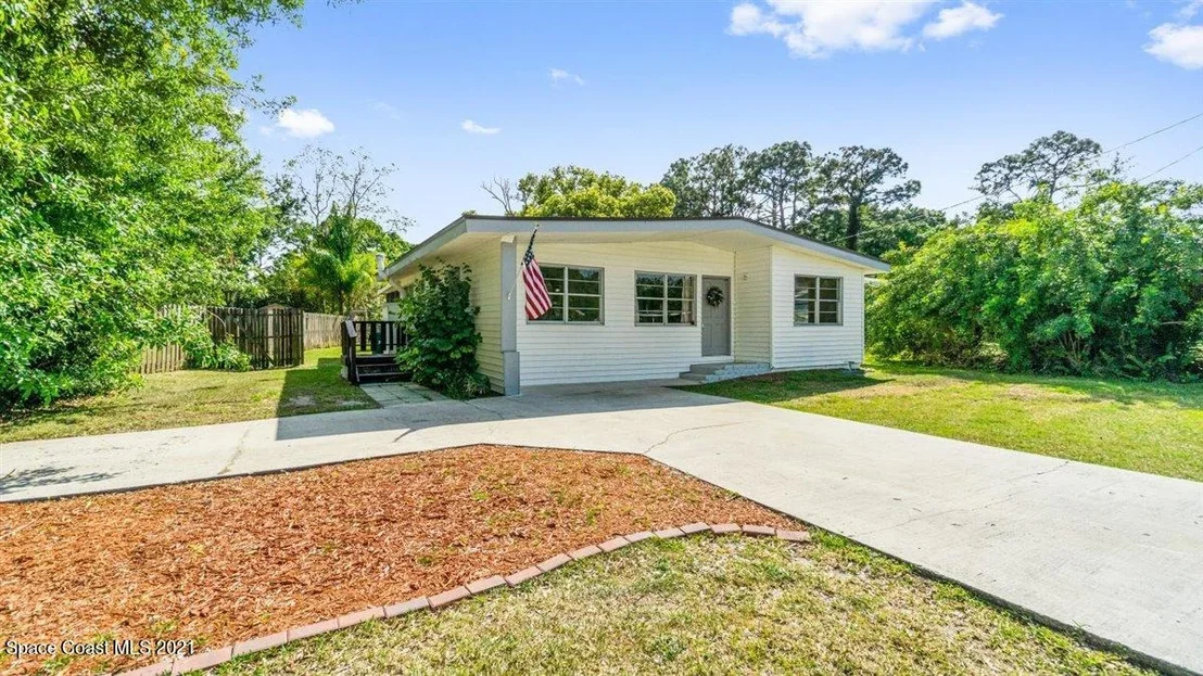 Photo of 7535 Sheridan Road