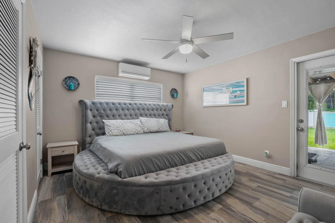 Photo of 340 W Exeter Street