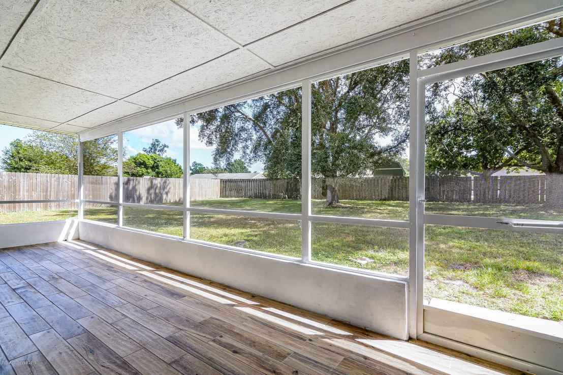 Photo of 1111 Cotton Road NE