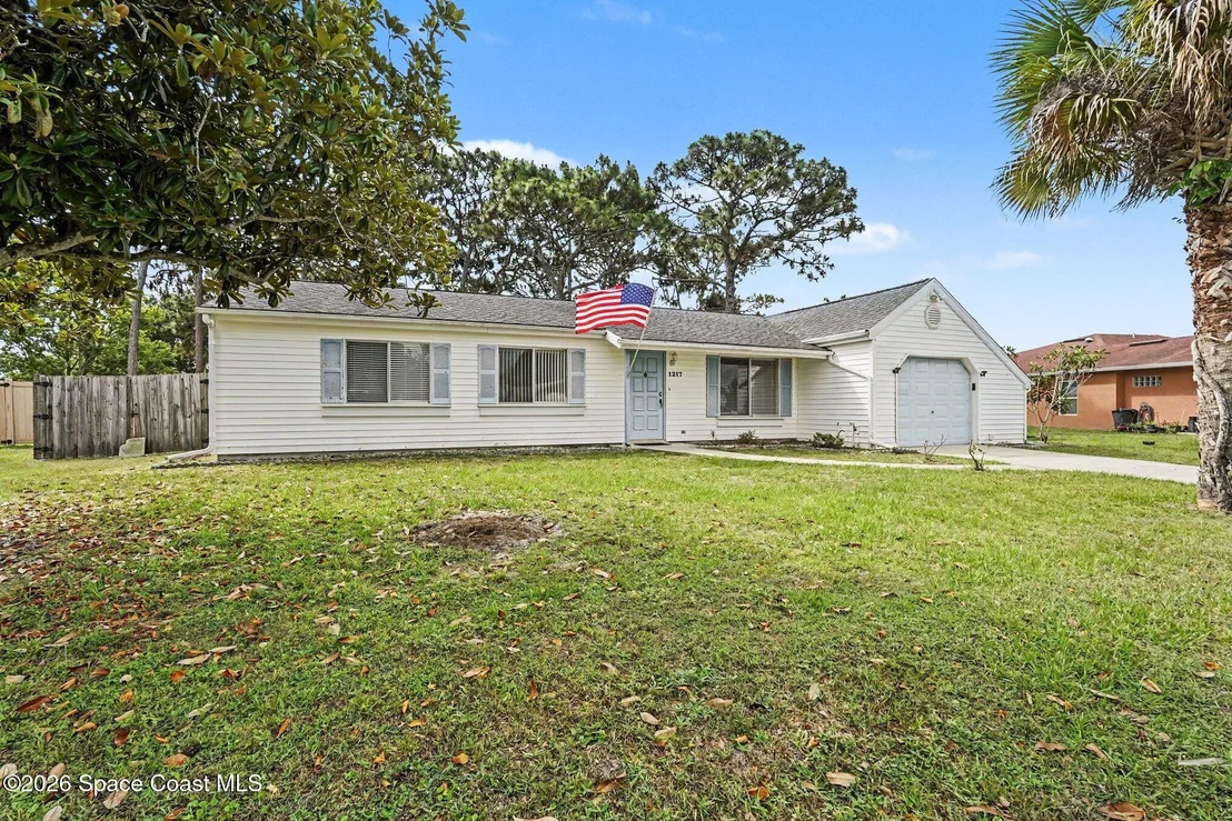 Photo of 1217 Ethel Circle NE