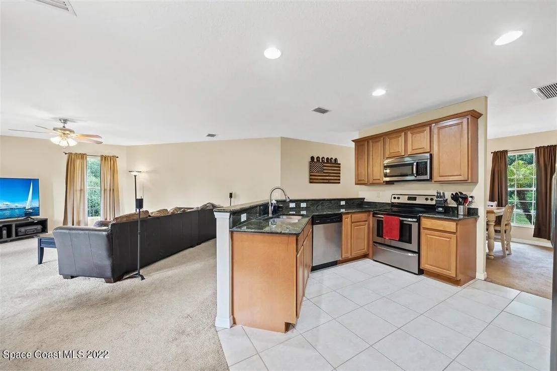 Photo of 6355 Angus Street