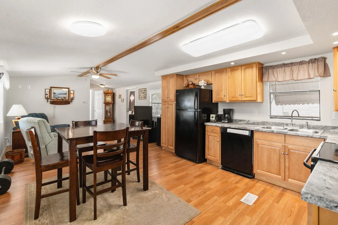 Photo of 2547 Chatham NE