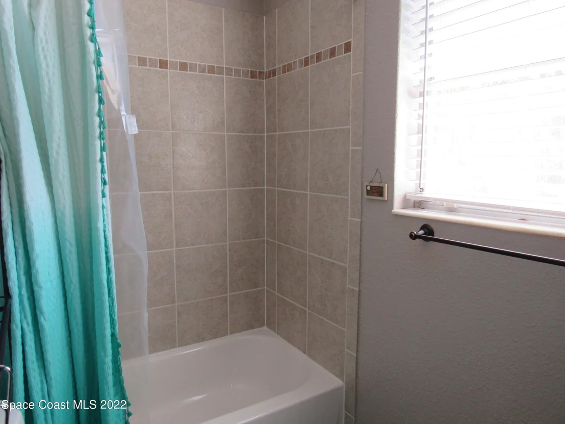 Photo of 920 Forest Road