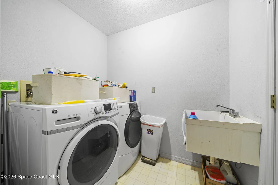 Photo of 2180 Figtree Drive
