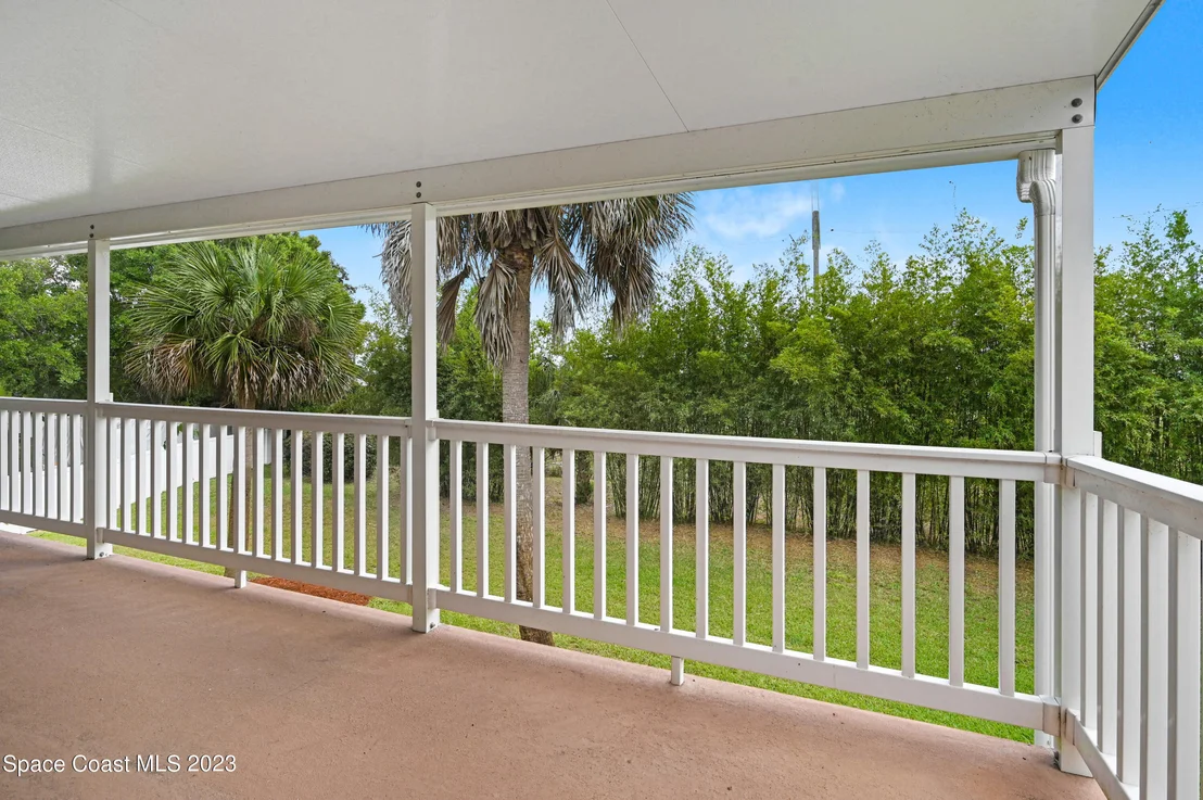 Photo of 2225 Royal Oaks Drive