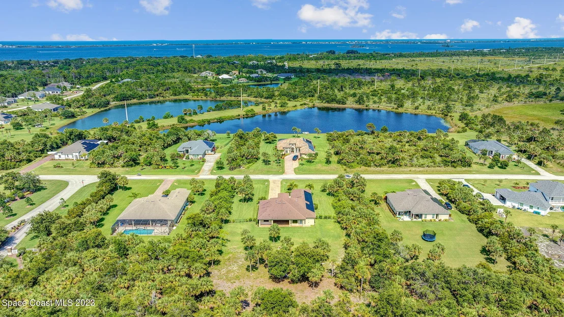 Photo of 2372 Westhorpe Drive