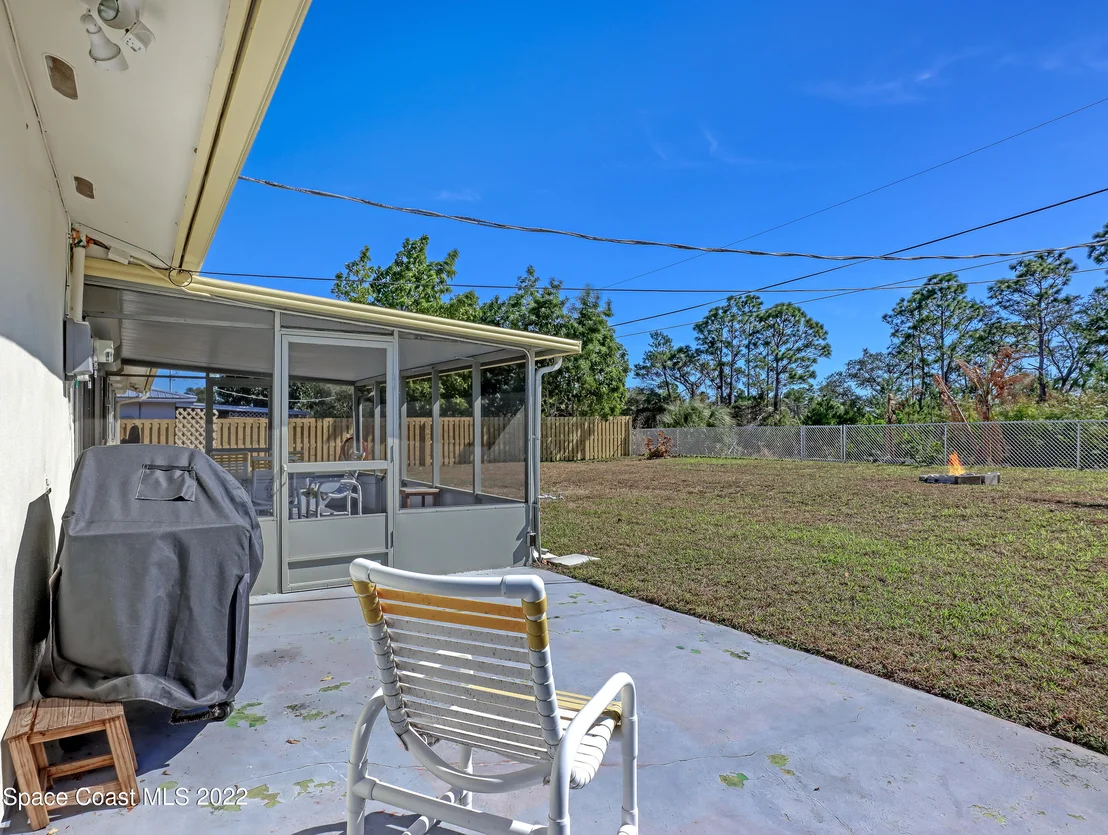 Photo of 2724 Rodeo Drive NE