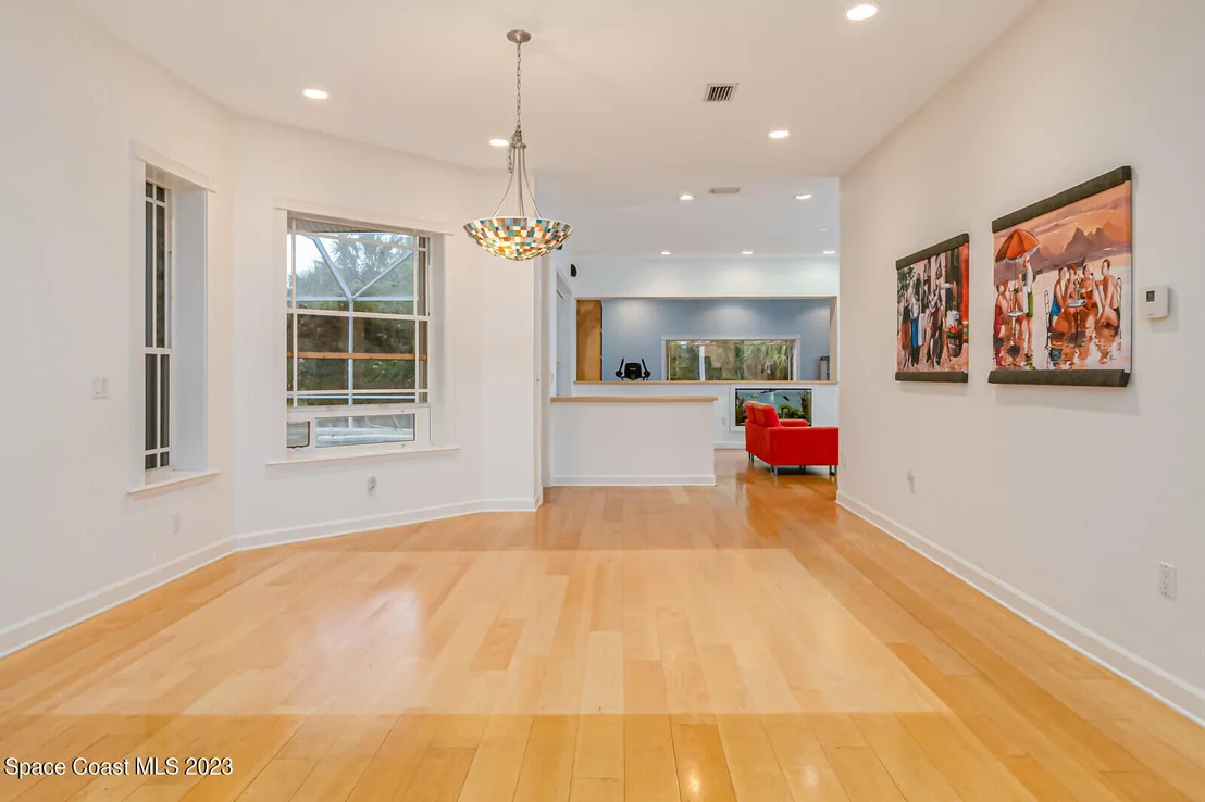 Photo of 2880 Grant Road