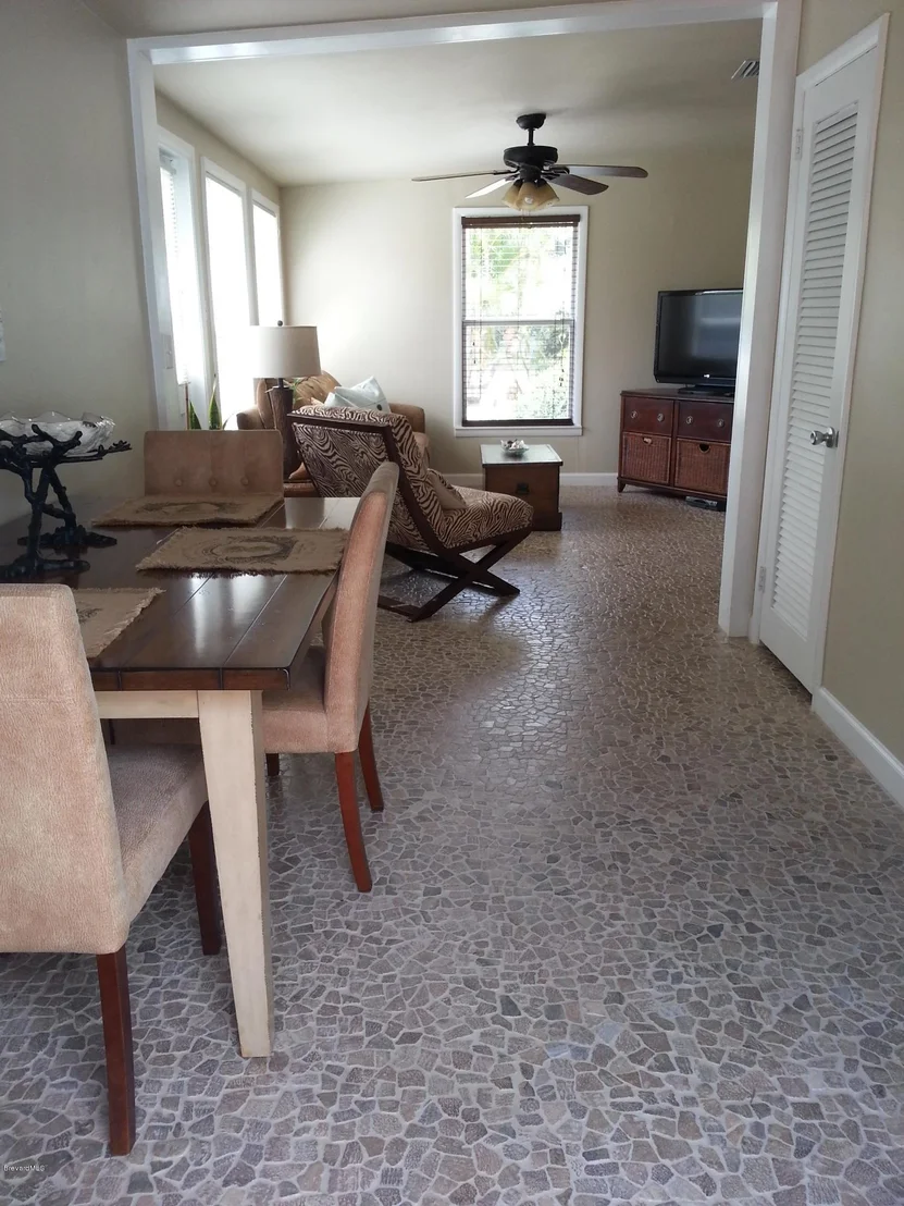 Photo of 667 Everglade Drive