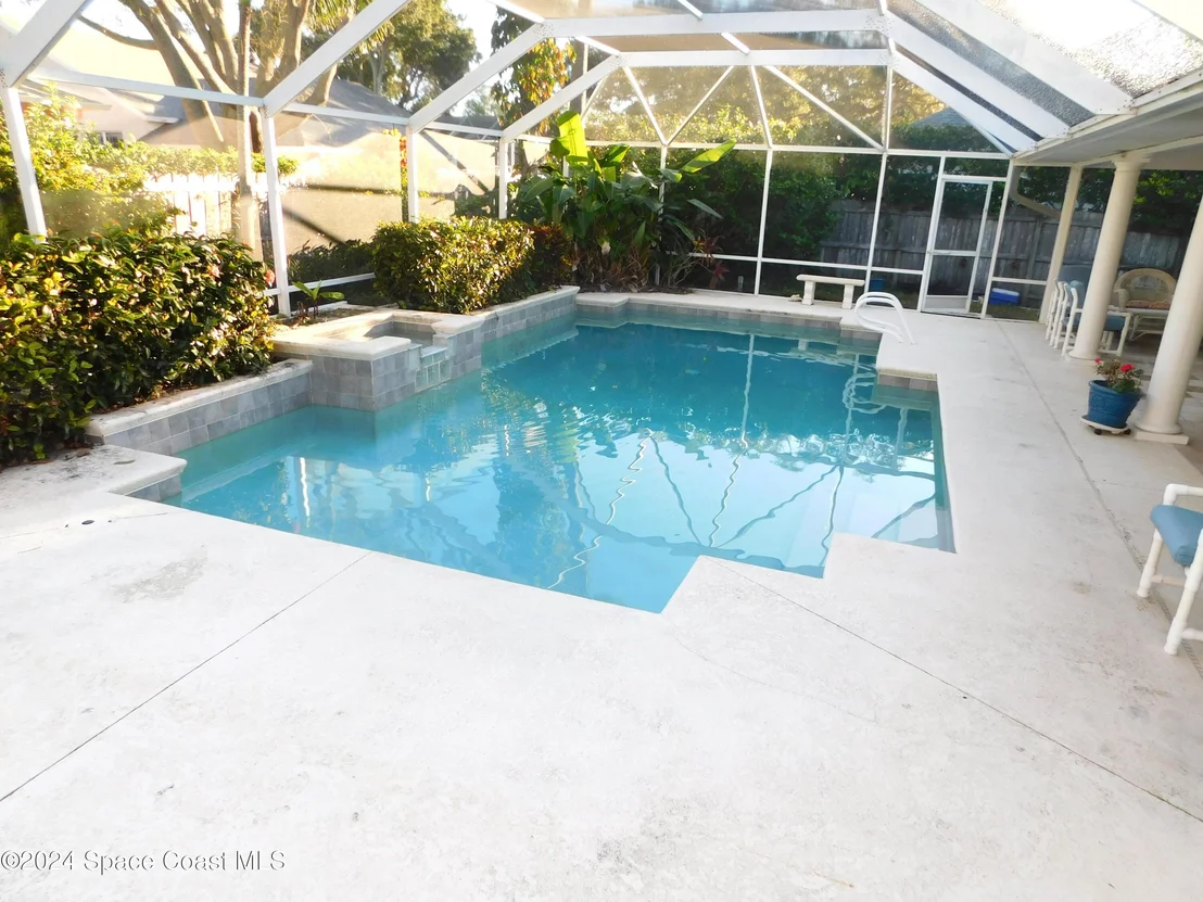 Photo of 984 Whisperoak Drive
