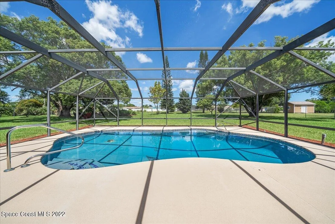 Photo of 2180 Bridle Path