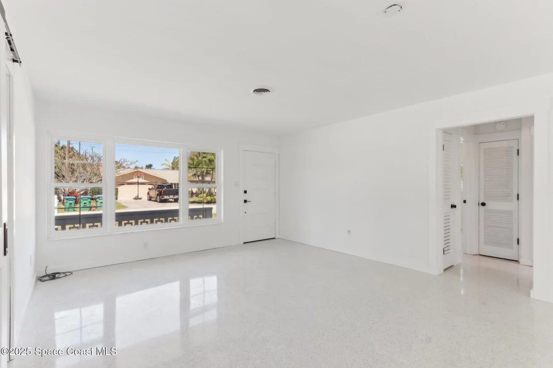 Photo of 231 5th Avenue