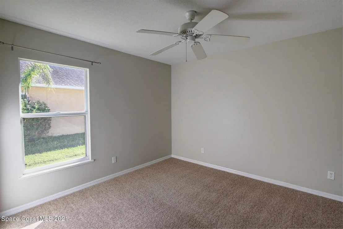 Photo of 932 Tavernier Circle NE