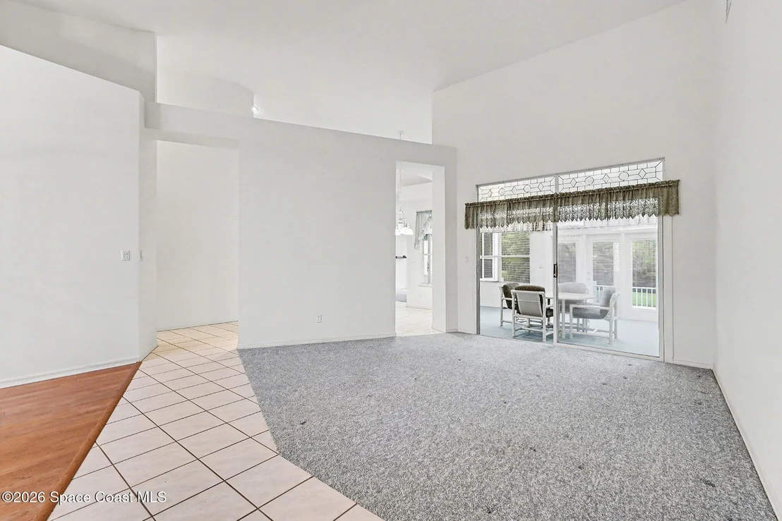 Photo of 981 Victoria Place