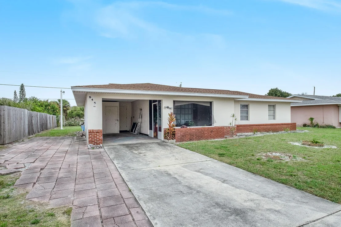 Photo of 945 Burn Drive NE