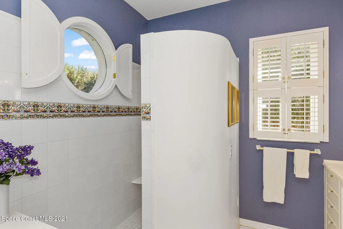 Photo of 176 Bayshore Drive