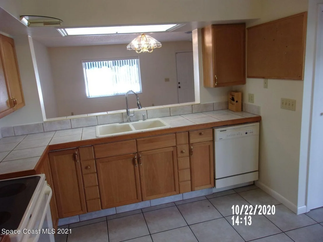 Photo of Unit 2 at 1880 Murrell Road