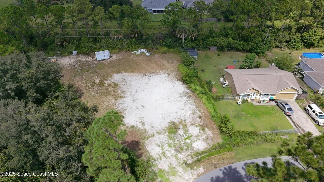 Photo of 895 Tedder Road SE