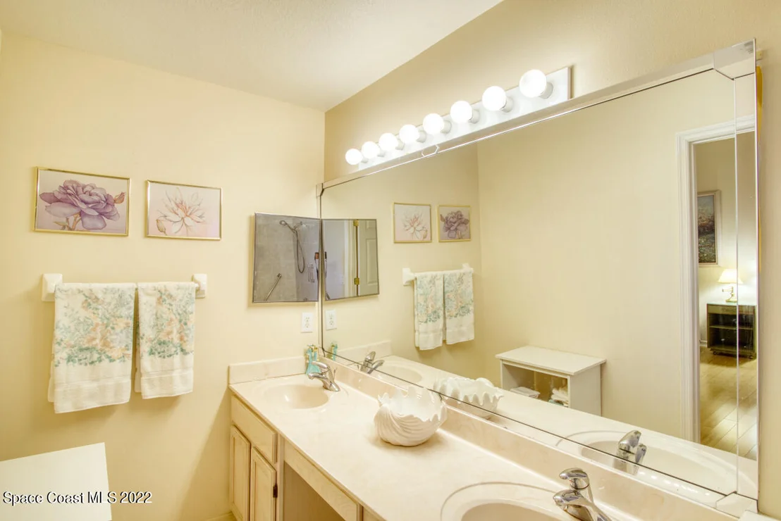 Photo of 1190 Meadowbrook Road NE