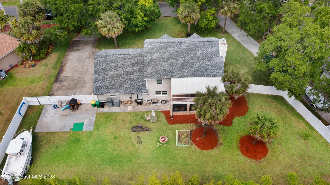 Photo of 2225 Royal Oaks Drive