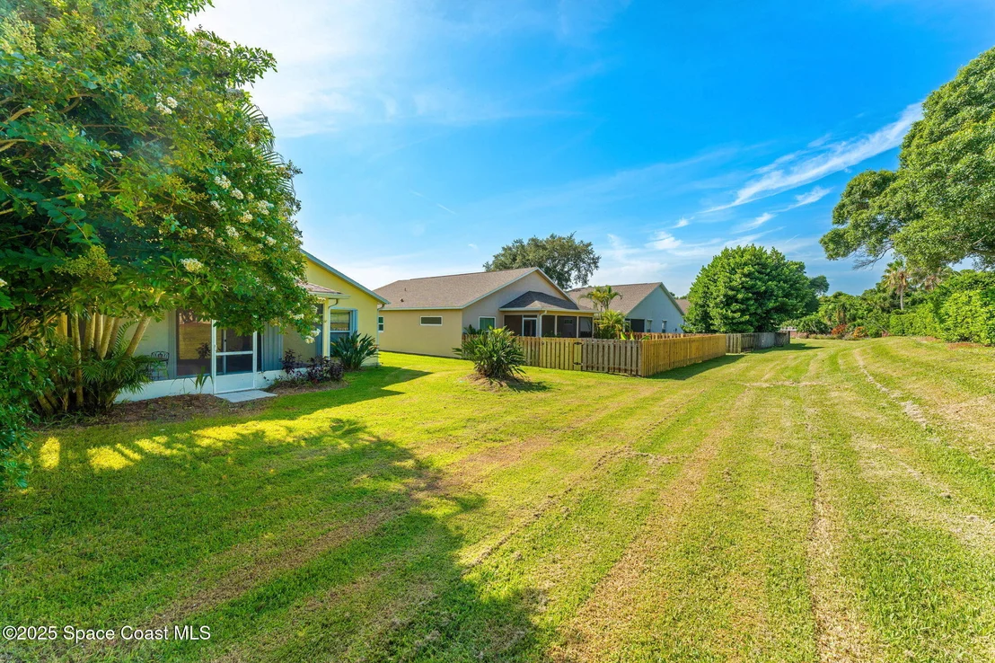 Photo of 926 Pine Creek Circle NE