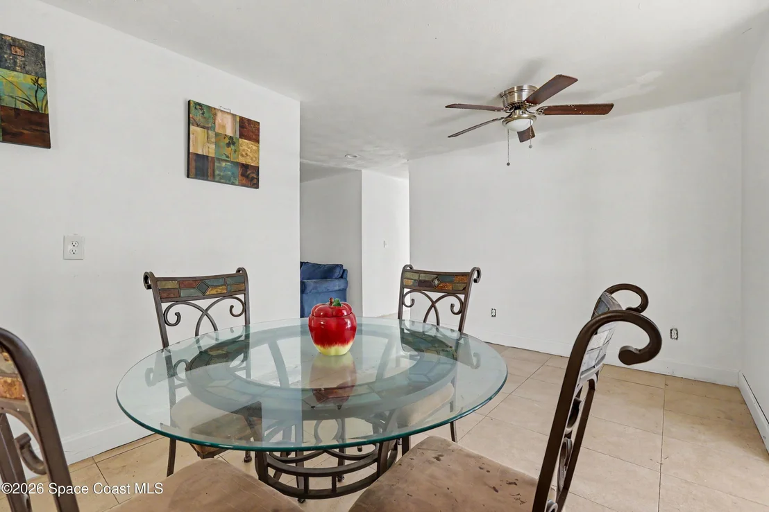 Photo of 819 Almond Boulevard