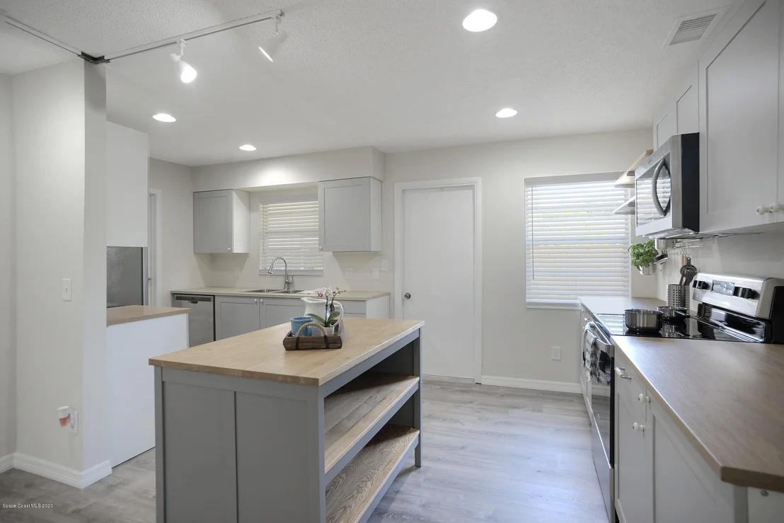Photo of 538 Edward Road