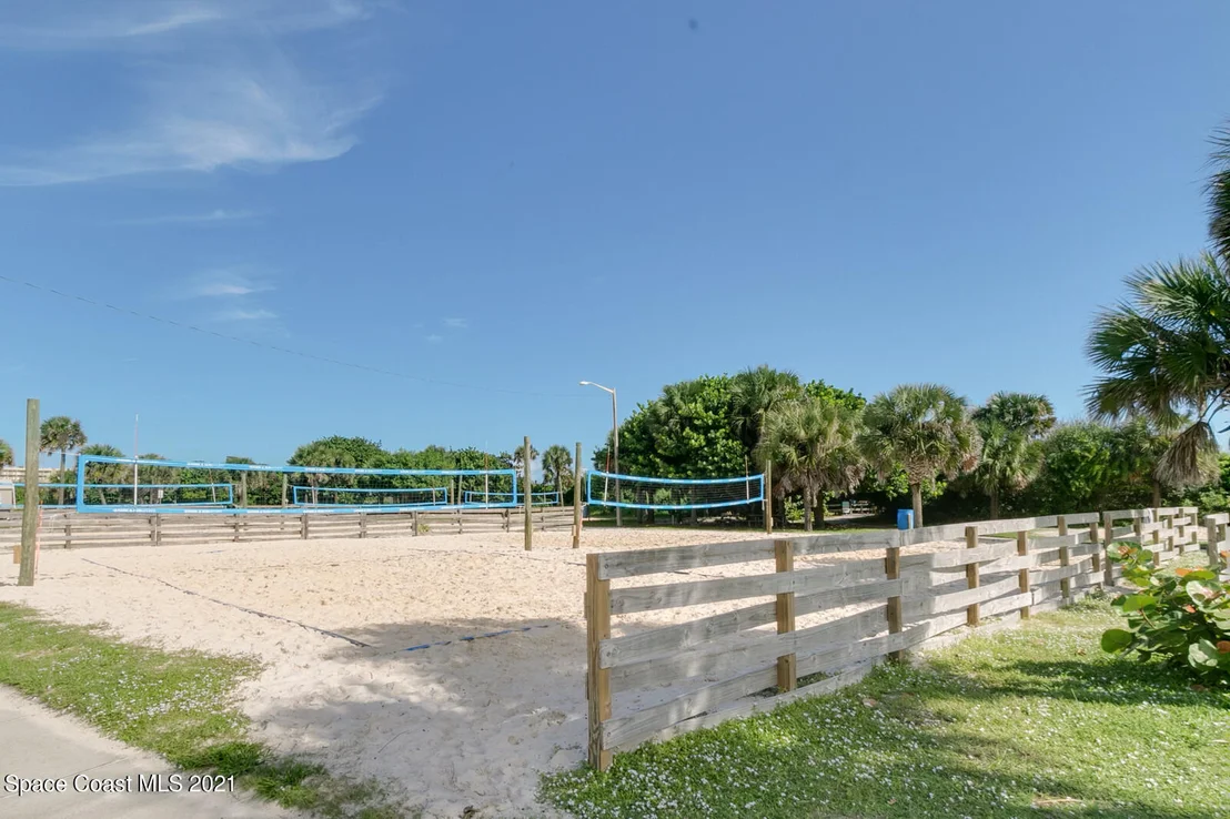 Photo of 654 Hummingbird Drive