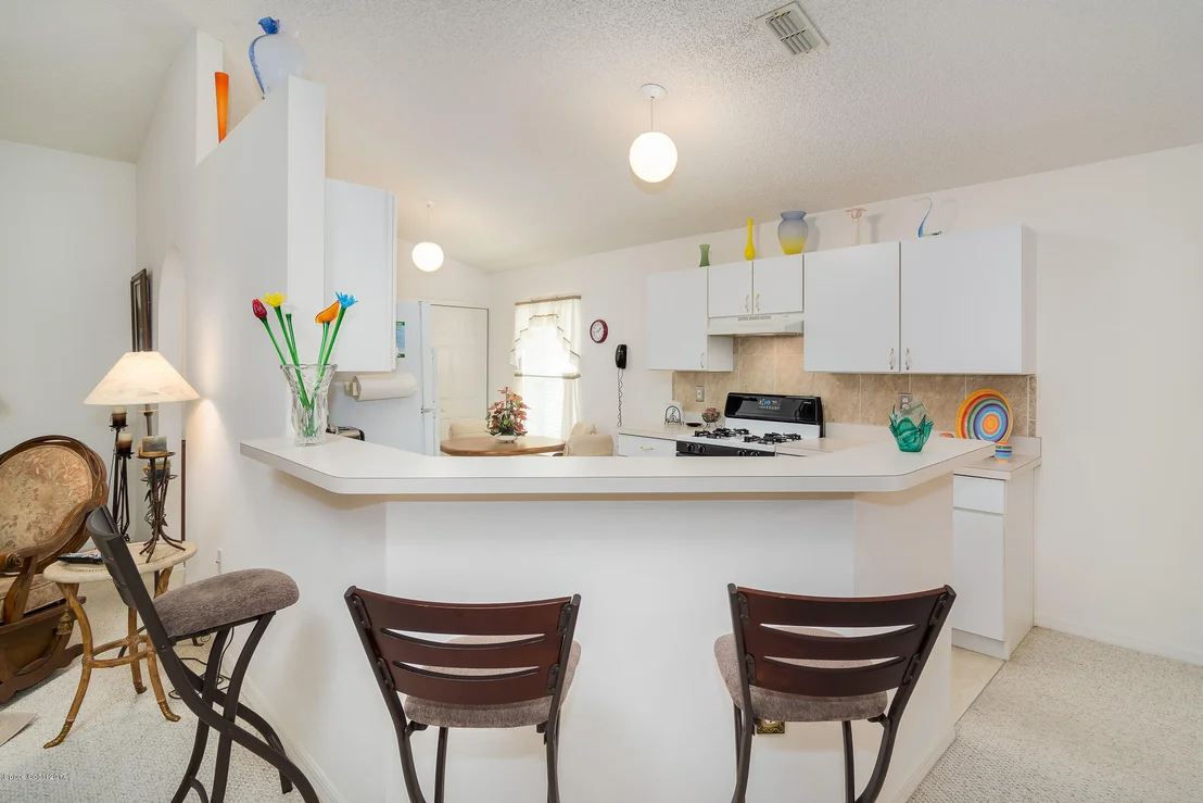Photo of 1165 White Oak Circle