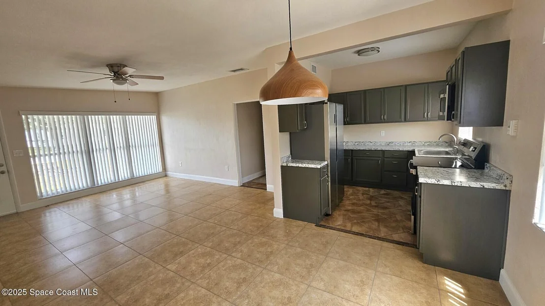 Photo of 402 Edinburgh Drive