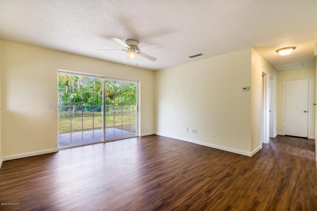 Photo of 1114 Basalona Drive