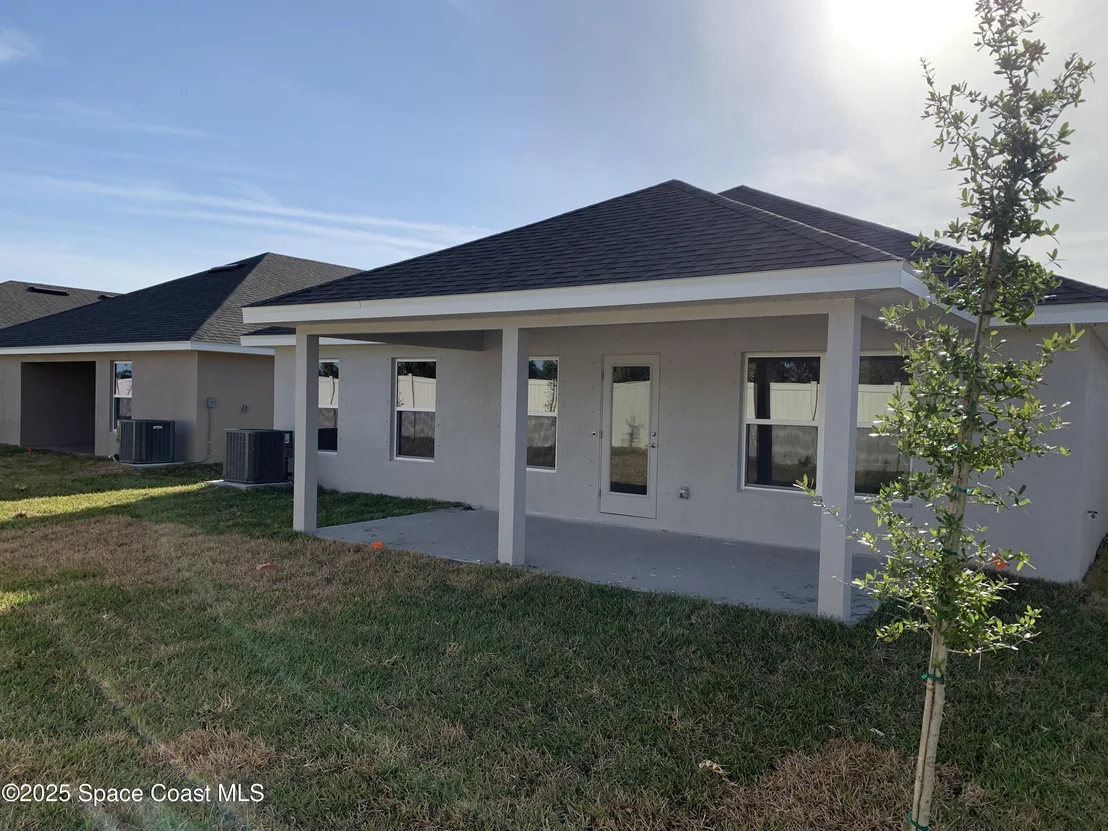 Photo of 985 Kylar Drive NW