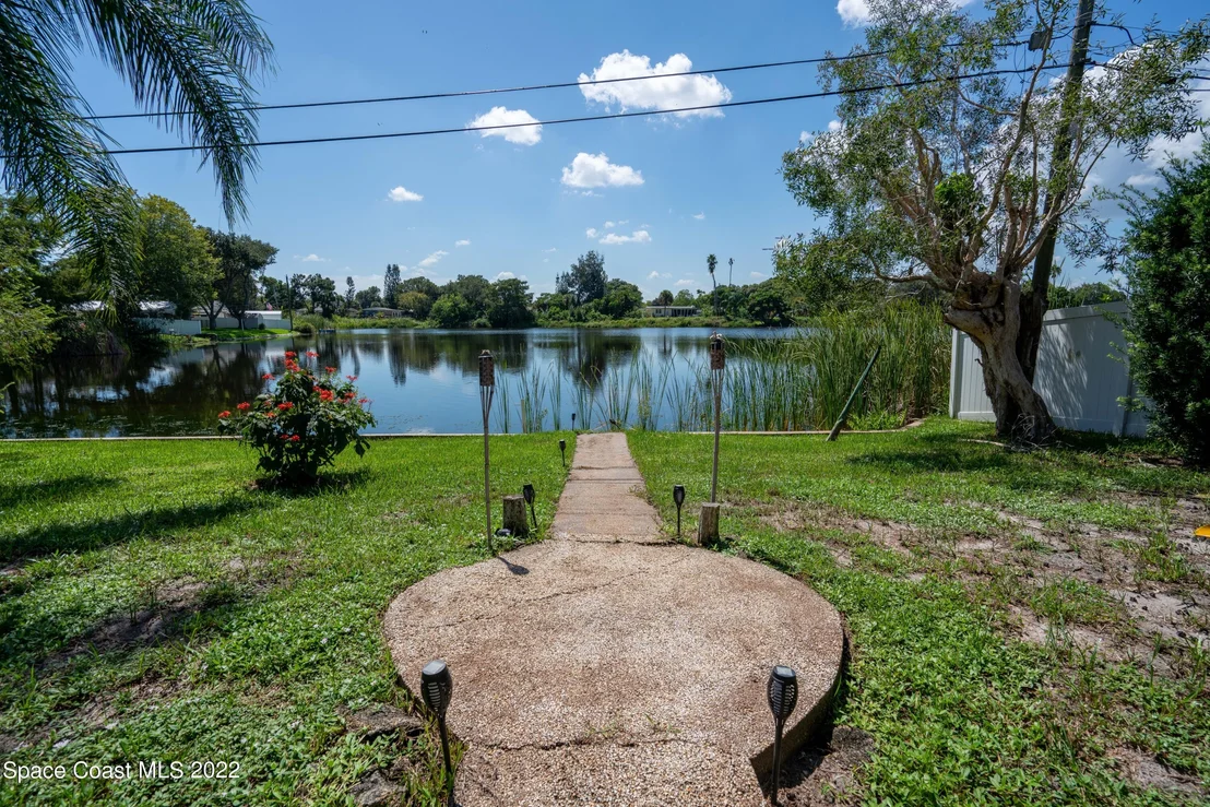 Photo of 2277 Lakeview Drive