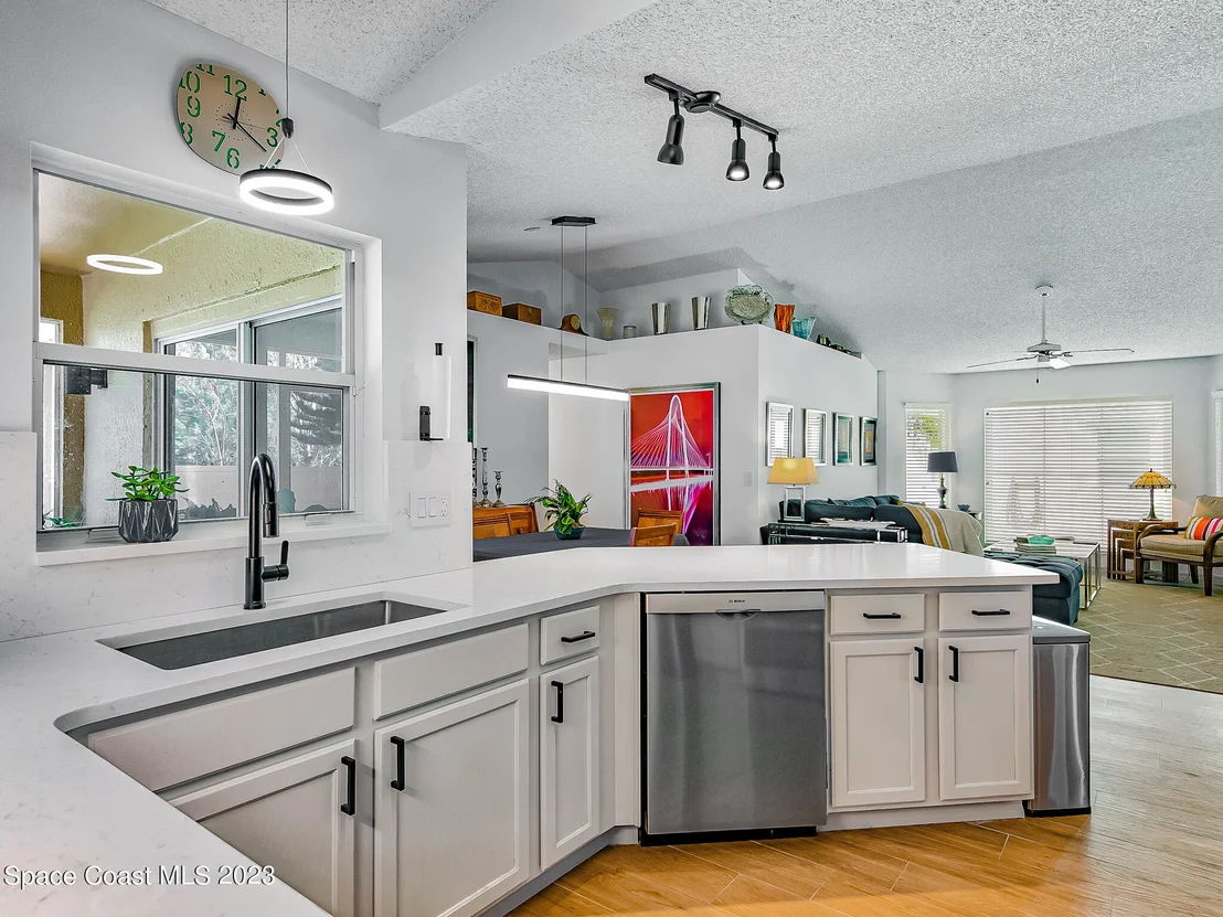 Photo of 969 Tamarind Circle