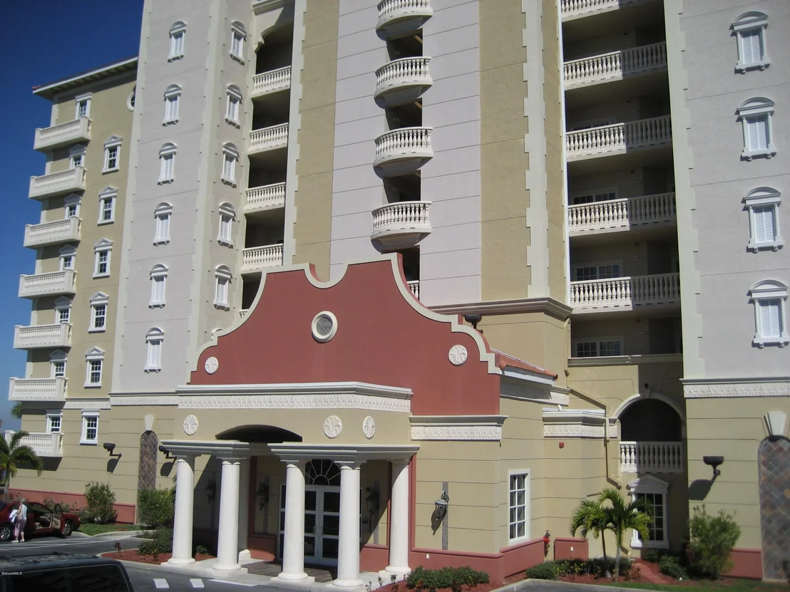 Photo of Unit 205 at 4975 NE Dixie (Us1) Highway