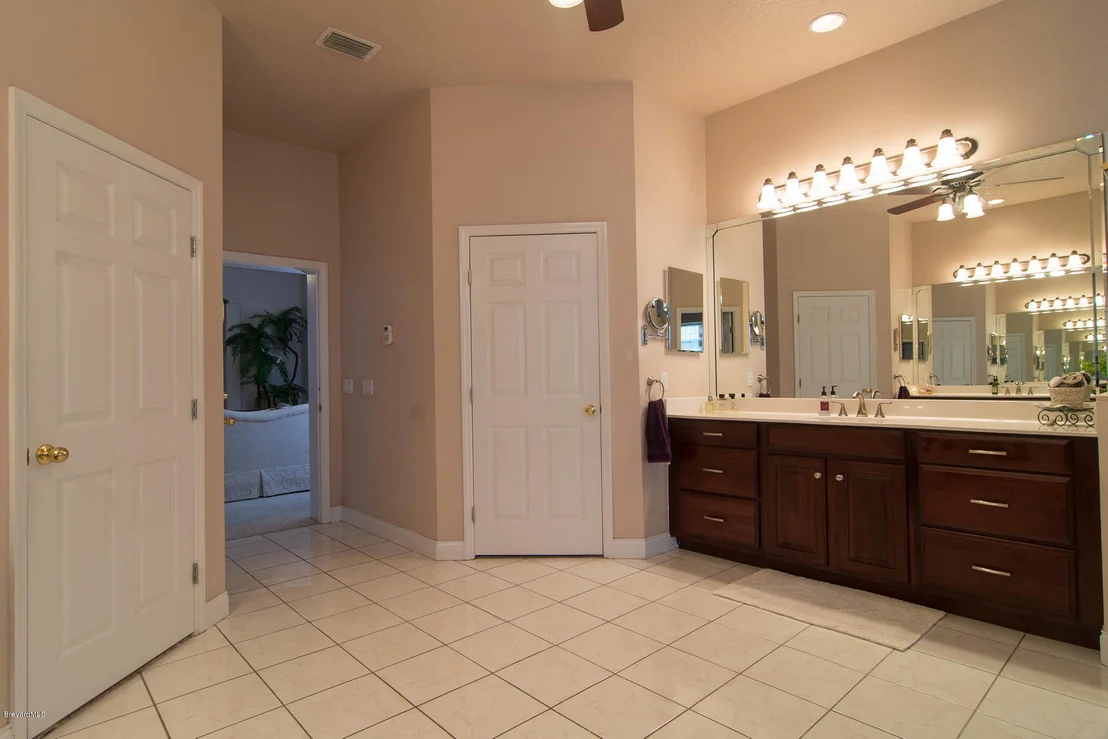 Photo of 925 Derby Lane