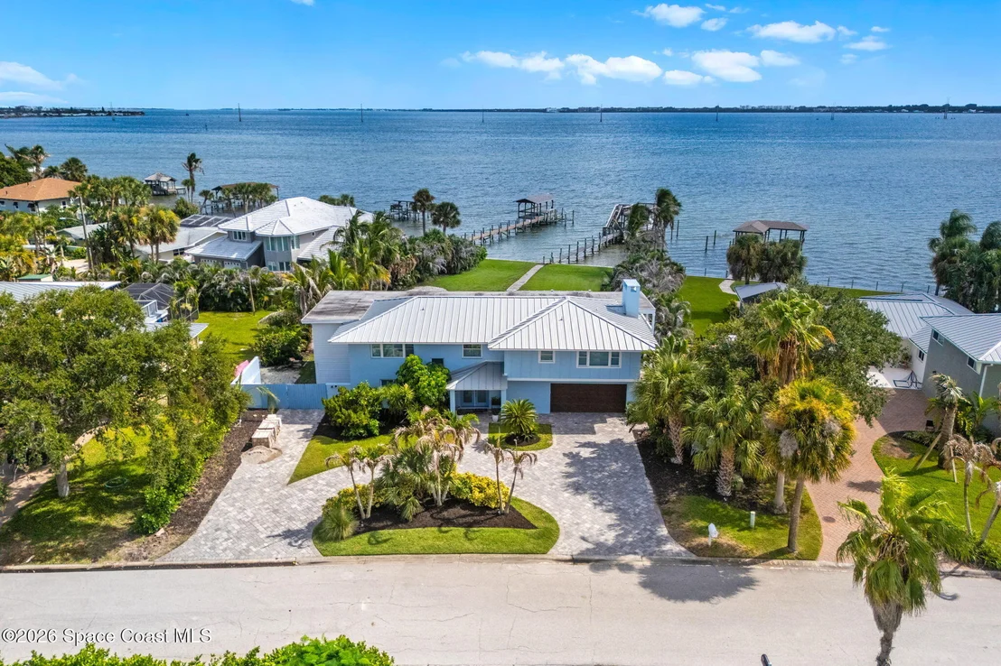 Photo of 417 Riverview Lane