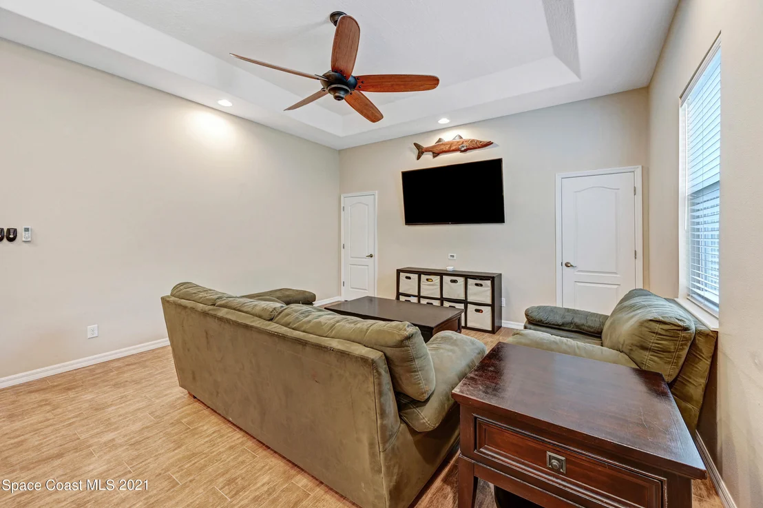Photo of 5917 Newbury Circle