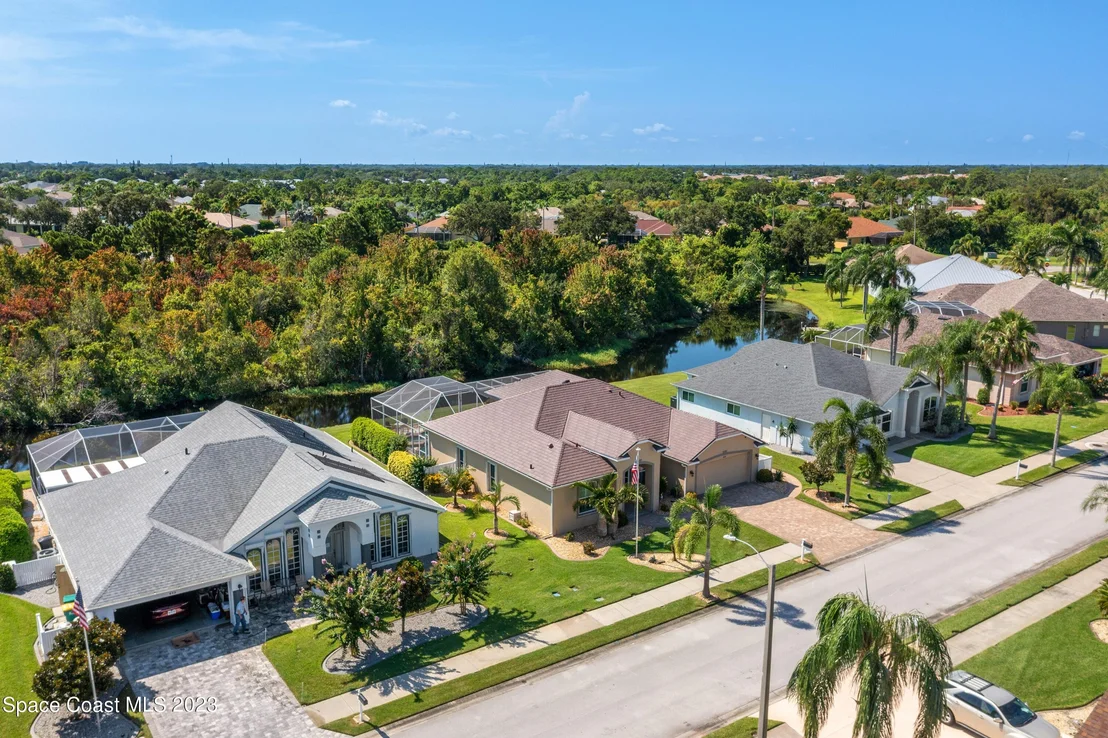 Photo of 665 Carriage Hill Road