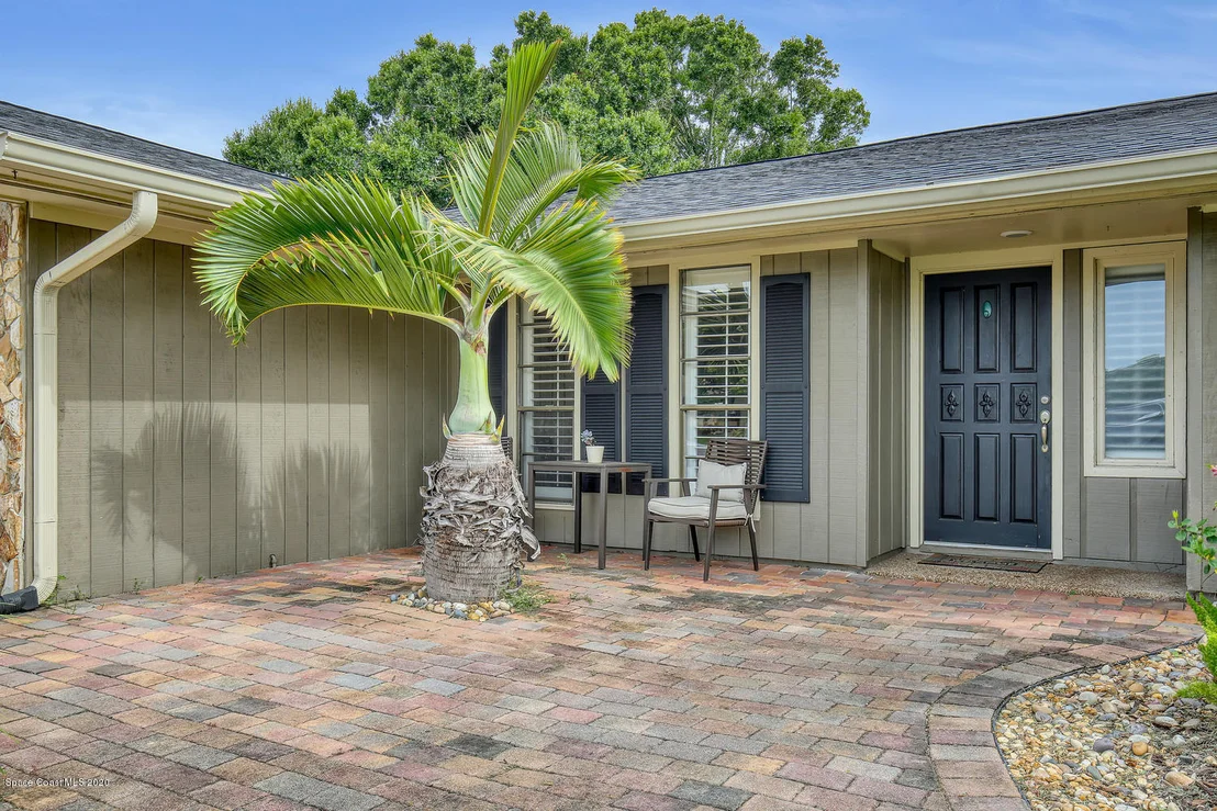 Photo of 1004 Cedarbrook Court