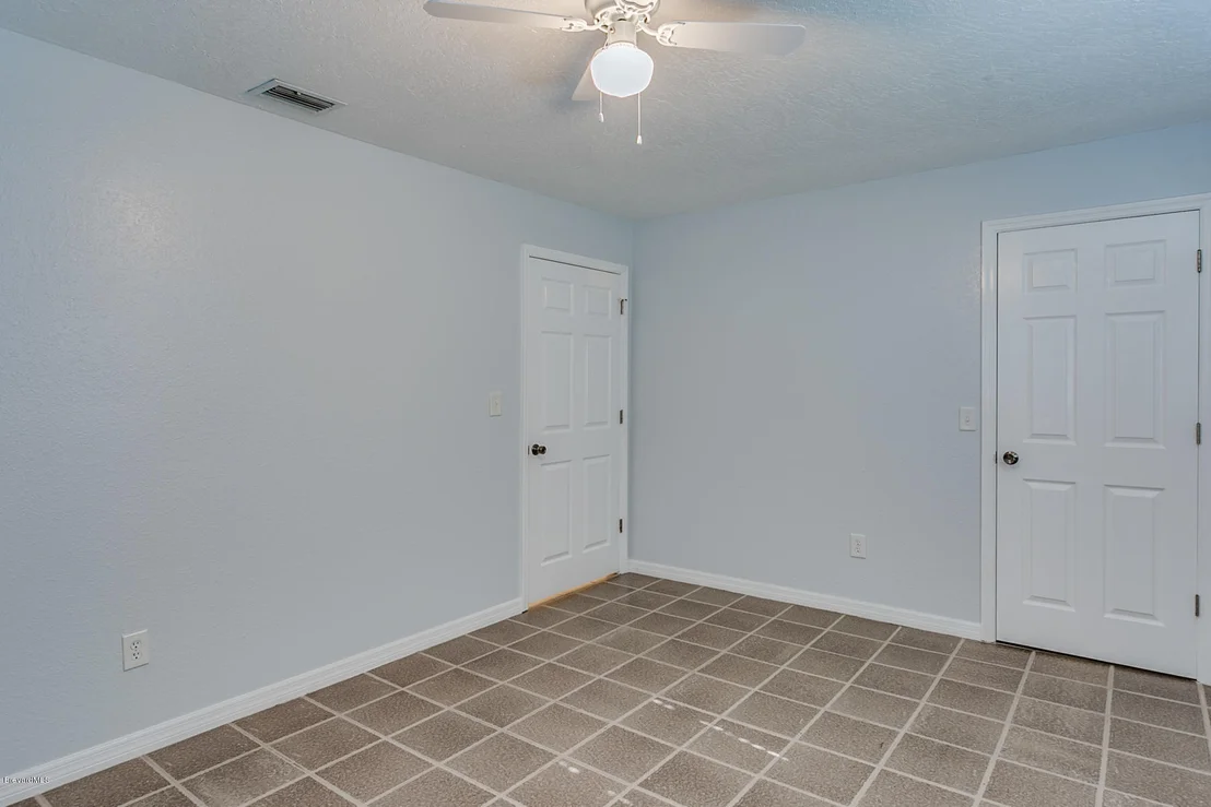 Photo of Unit 0 at 1835 Lansing Street