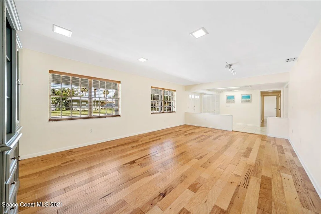 Photo of 585 Bahama Drive