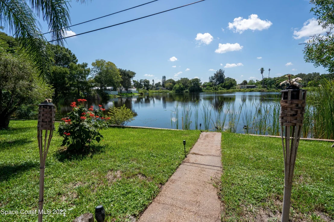 Photo of 2277 Lakeview Drive