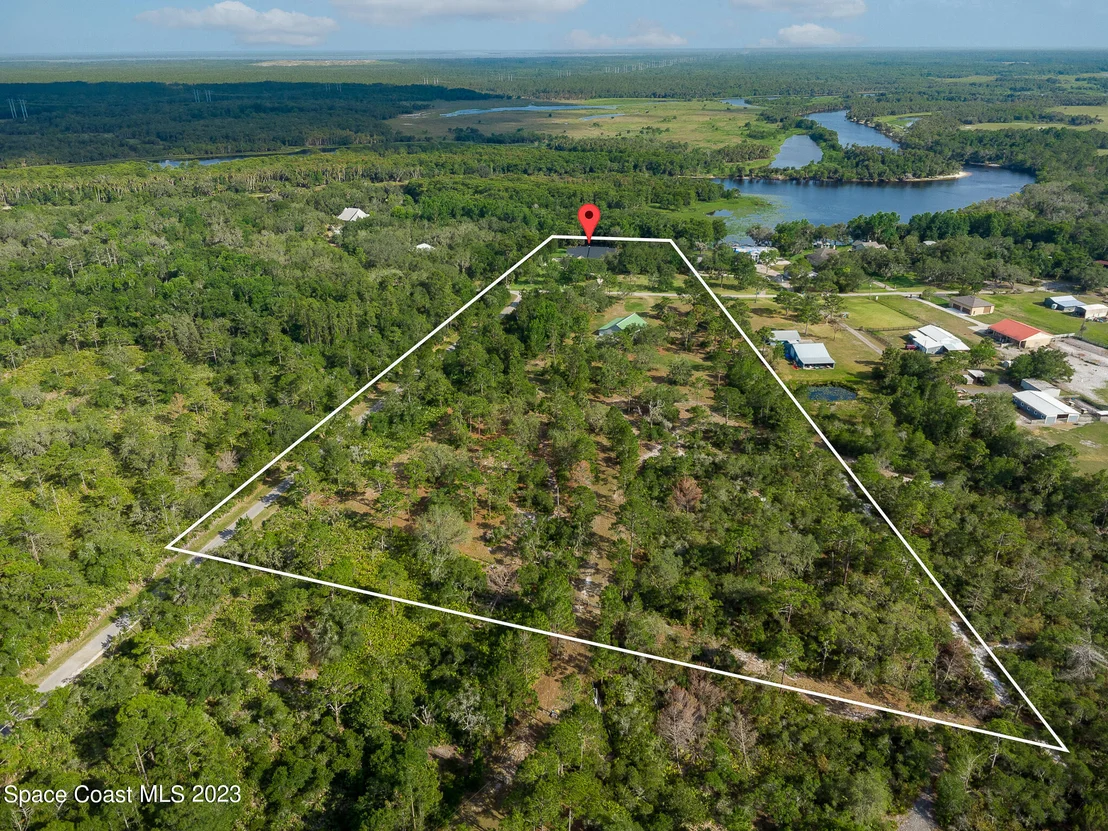 Photo of 927 Iron Bend Trail