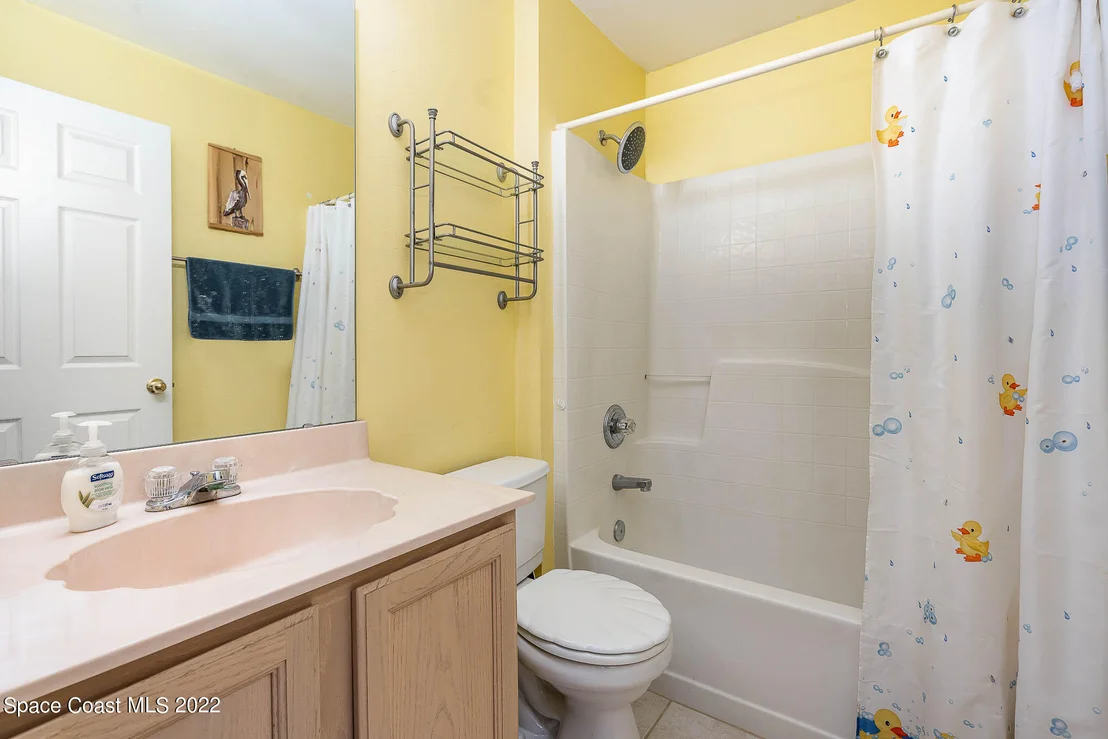 Photo of 1133 White Oak Circle