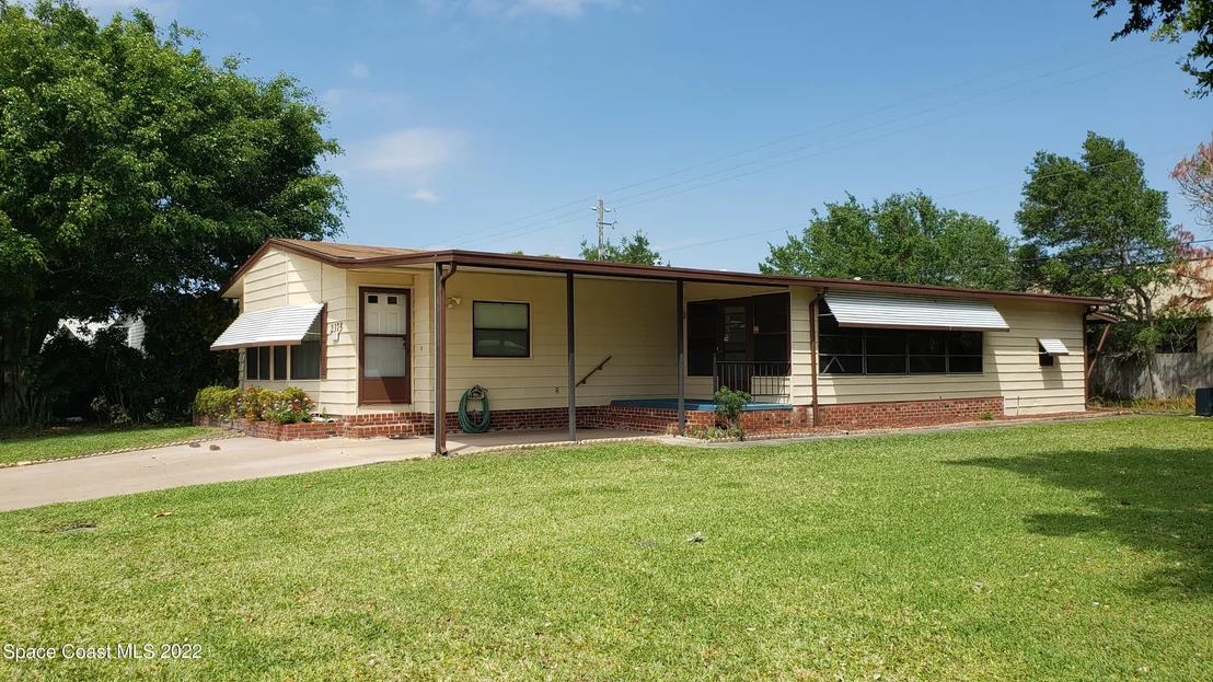 Photo of 2375 Coconut Palm Drive NE